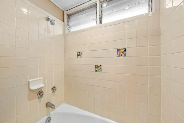 Listing Image for 3559 Lower Honoapiilani Rd 1f 26 of 32