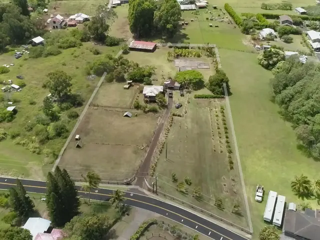 Listing Image for 2594 Puuomalei Rd 1 of 30