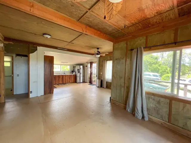 Listing Image for 2594 Puuomalei Rd 13 of 30