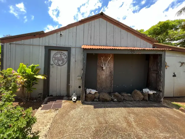 Listing Image for 2594 Puuomalei Rd 16 of 30