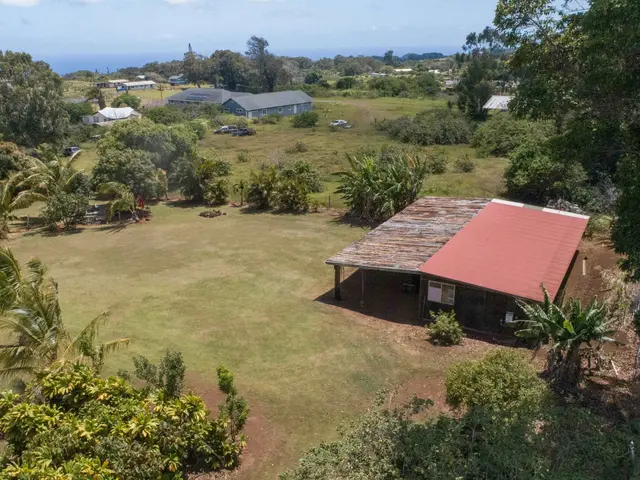 Listing Image for 2594 Puuomalei Rd 19 of 30