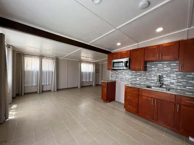 Listing Image for 2594 Puuomalei Rd 22 of 30