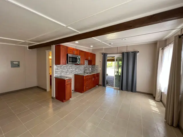 Listing Image for 2594 Puuomalei Rd 23 of 30