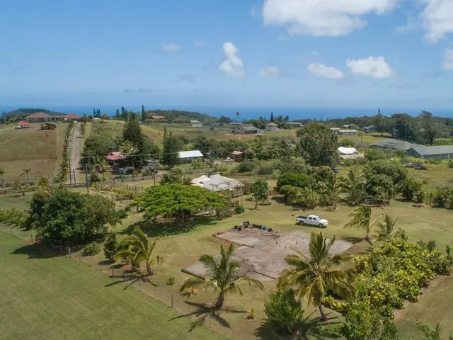 Listing Image for 2594 Puuomalei Rd 27 of 30