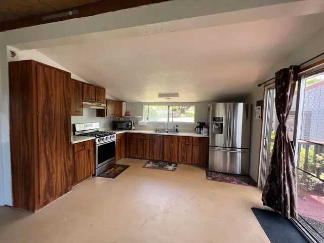 Listing Image for 2594 Puuomalei Rd 7 of 30
