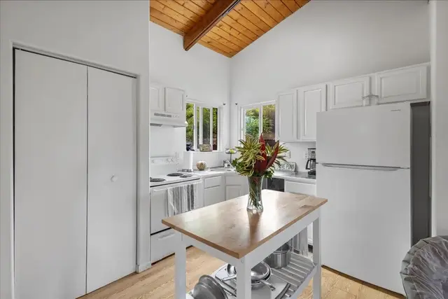 Listing Image for 10 Poko Way Unit B 13 of 37