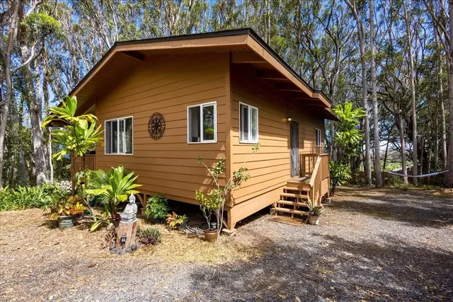 Listing Image for 10 Poko Way Unit B 2 of 37