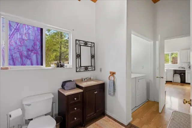 Listing Image for 10 Poko Way Unit B 20 of 37