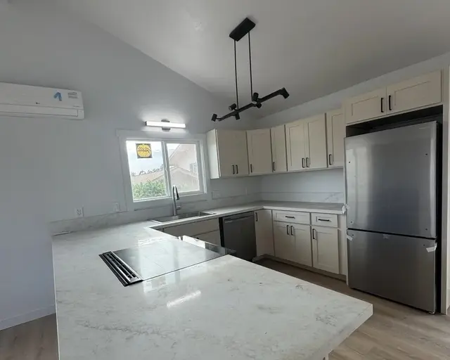 Listing Image for 530 Kaiwahine St 10 of 46
