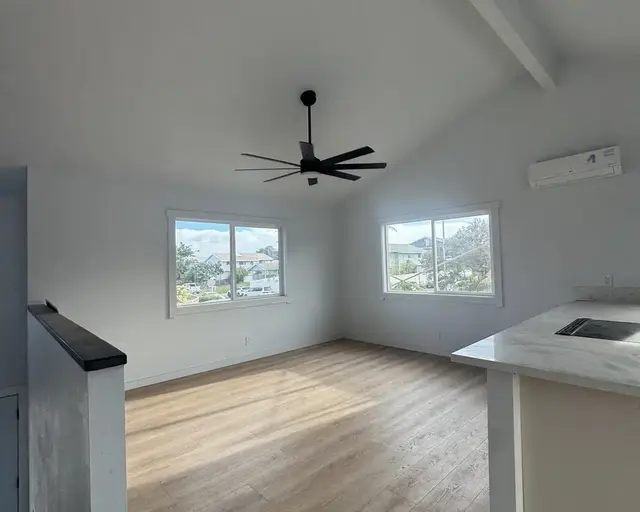 Listing Image for 530 Kaiwahine St 12 of 46