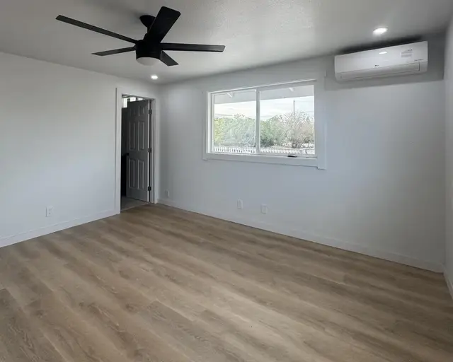 Listing Image for 530 Kaiwahine St 38 of 46