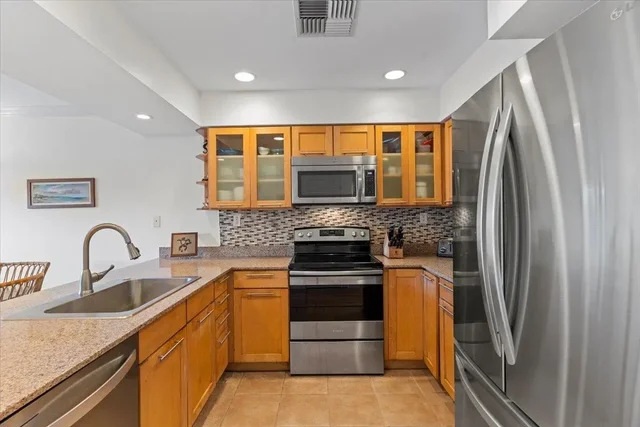 Listing Image for 44 Kanani Rd 2-102 17 of 42