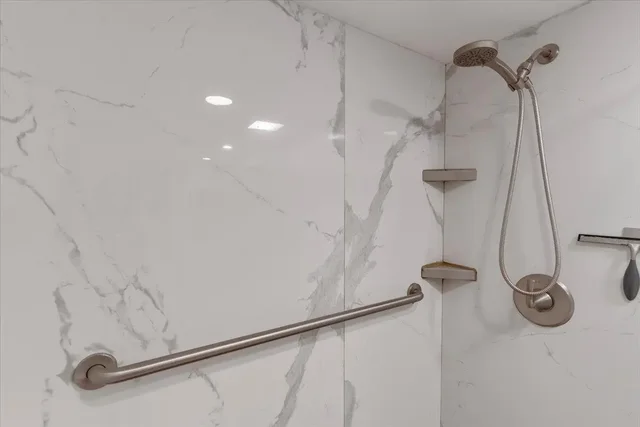 Listing Image for 44 Kanani Rd 2-102 22 of 42