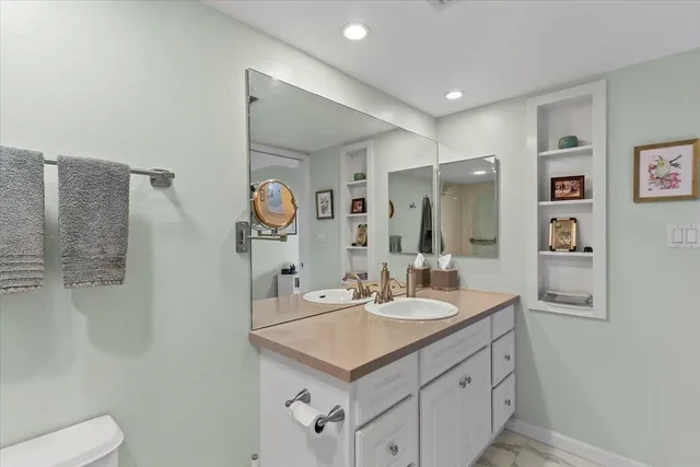 Listing Image for 44 Kanani Rd 2-102 23 of 42