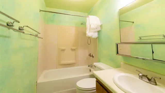 Listing Image for 313 Hale Kai St 15 of 21