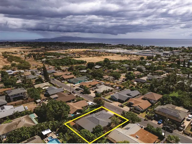 Listing Image for 313 Hale Kai St 2 of 21
