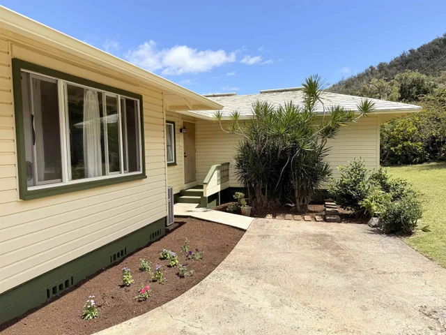 Listing Image for 219 Ekoa Pl 43 of 50