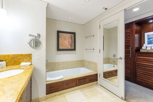 Listing Image for 1 Ritz Carlton Dr 1221-23 28 of 50