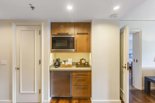 Listing Image for 1 Ritz Carlton Dr 1221-23 9 of 50