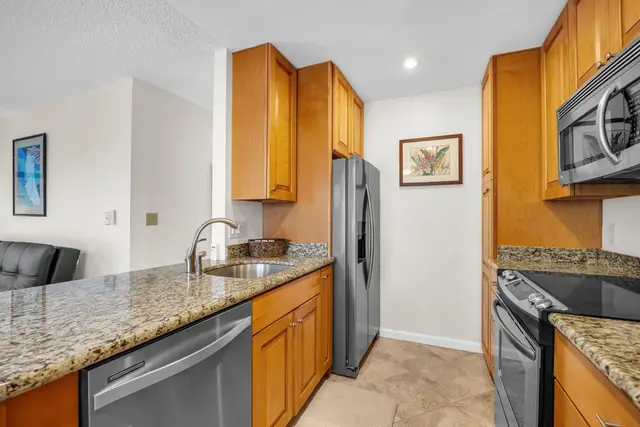 Listing Image for 160 Keonekai Rd 16-102 10 of 26