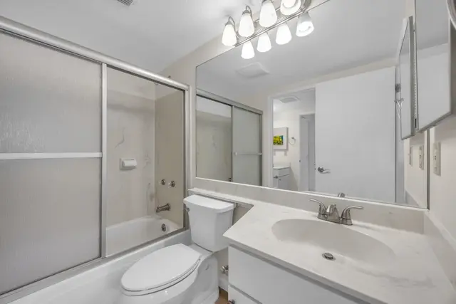Listing Image for 160 Keonekai Rd 16-102 16 of 26