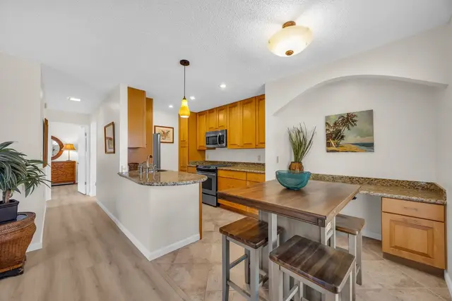 Listing Image for 160 Keonekai Rd 16-102 2 of 26