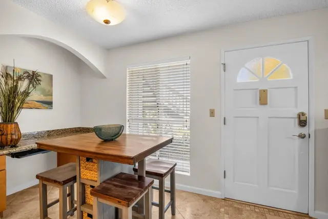 Listing Image for 160 Keonekai Rd 16-102 3 of 26