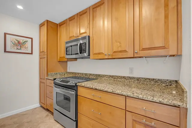 Listing Image for 160 Keonekai Rd 16-102 9 of 26