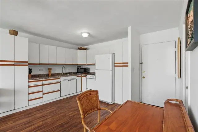Listing Image for 493 Pio Dr 407 24 of 33