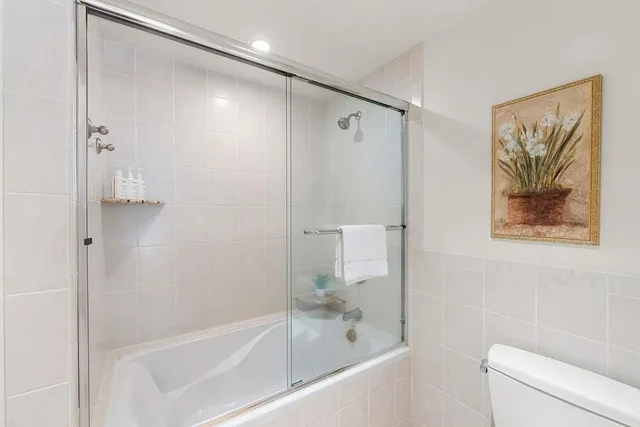 Listing Image for 50 Nohea Kai Dr 1-304 25 of 40