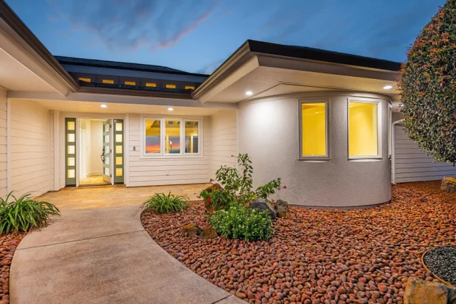 Listing Image for 7733 Kula Hwy 4 of 43