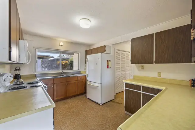 Listing Image for 281 Ani St 11 of 50