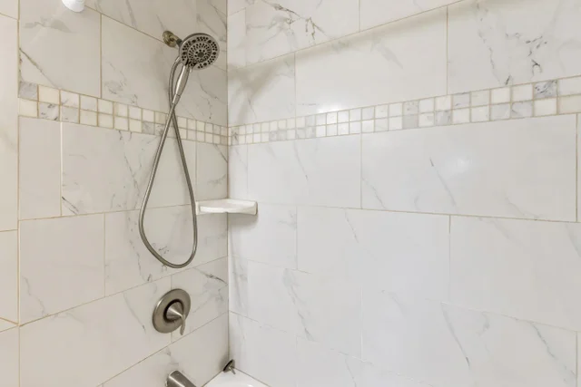 Listing Image for 140 Uwapo Rd 18-203 13 of 40