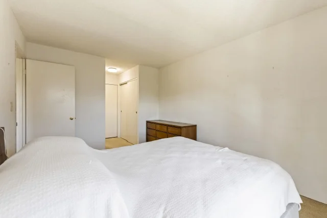 Listing Image for 140 Uwapo Rd 18-203 19 of 40