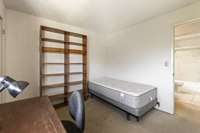 Listing Image for 140 Uwapo Rd 18-203 23 of 40