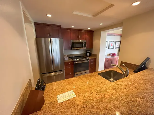 Listing Image for 2481 Kaanapali Pkwy 1023/s 15 of 18