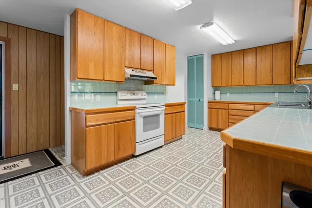 Listing Image for 2078 Kolo Pl 12 of 37