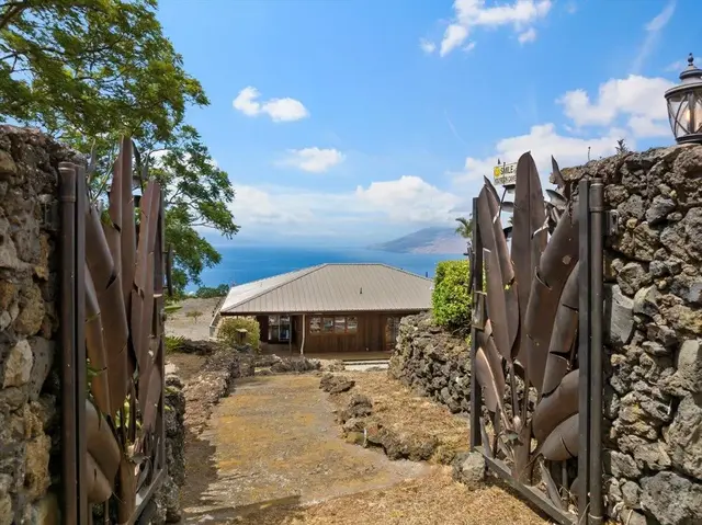 Listing Image for 13434 Kula Hwy 11 of 39