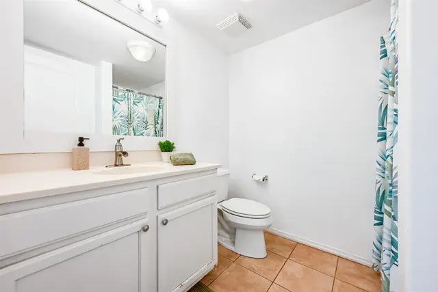 Listing Image for 17 Jillian Ln 521 15 of 33