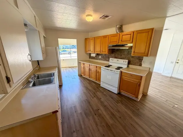 Listing Image for 270 Ala Malama Ave 2 of 15
