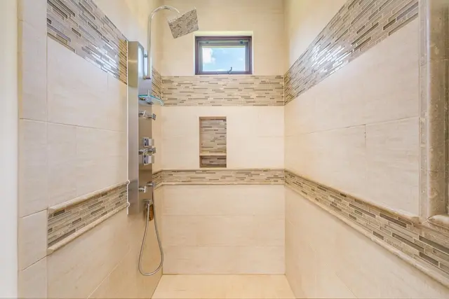 Listing Image for 166 Apuwai St 21 of 50