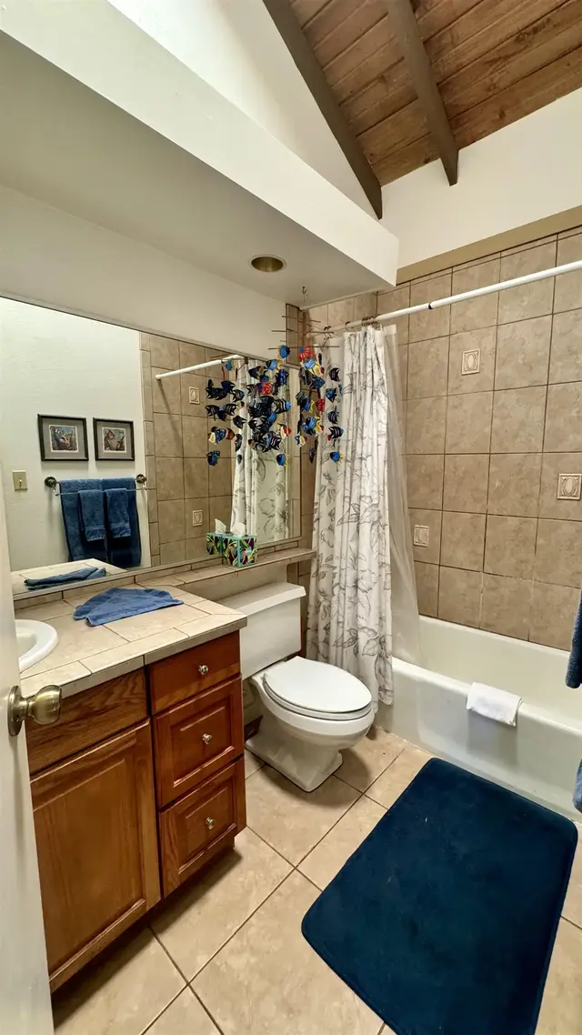 Listing Image for 100 Lio Pl I2 17 of 41