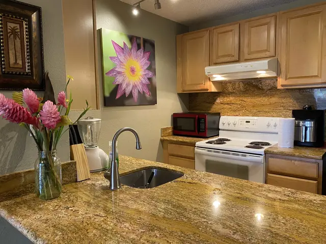 Listing Image for 1299 Uluniu Rd C-108 1 of 10