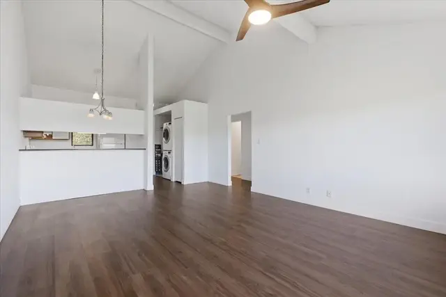 Listing Image for 15 Kulanihakoi St 13f 7 of 34