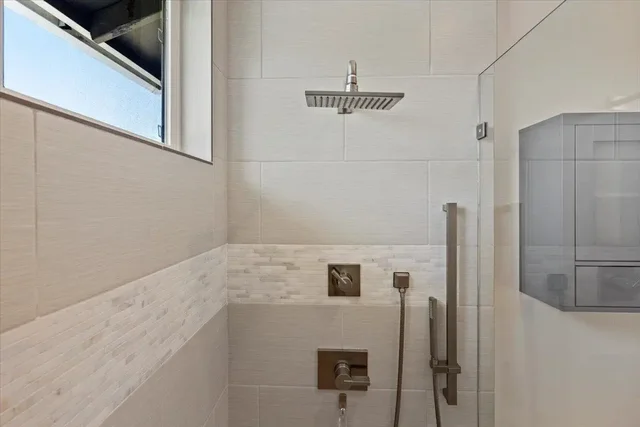 Listing Image for 15 E Kuu Aku Ln 101 26 of 35