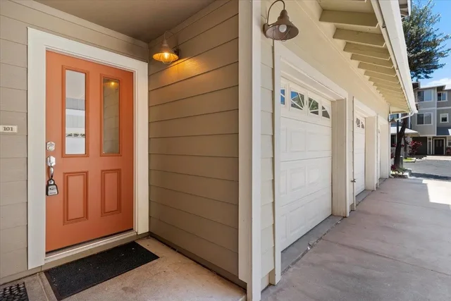 Listing Image for 15 E Kuu Aku Ln 101 32 of 35