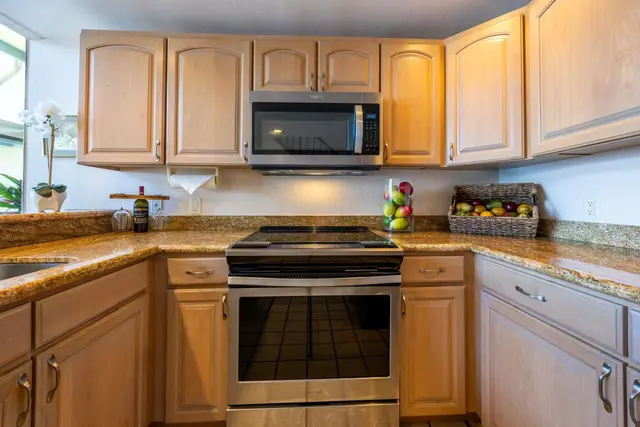 Listing Image for 5295 Lower Honoapiilani Rd C-7 25 of 42