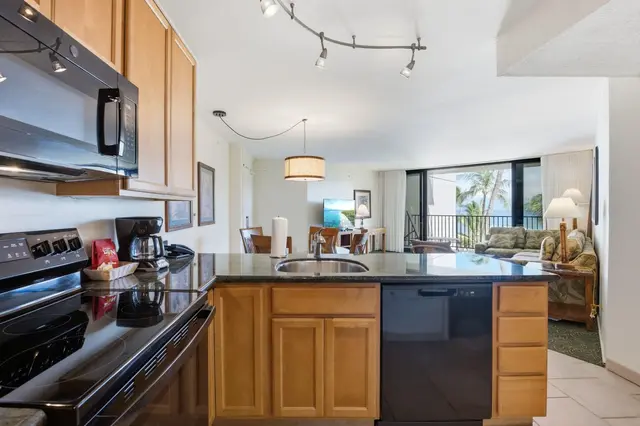 Listing Image for 3445 Lower Honoapiilani Rd 410 6 of 29