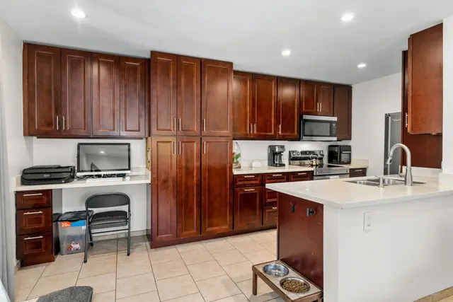 Listing Image for 140 Uwapo Rd 46-103 11 of 33