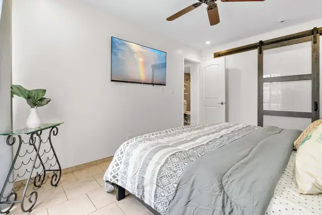 Listing Image for 140 Uwapo Rd 46-103 4 of 33